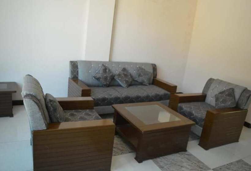 هتل Mustafa's Palace