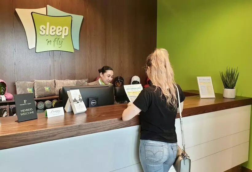 هتل Sleep  N Fly Sleep Lounge, D Gates Terminal 1   Transit Only