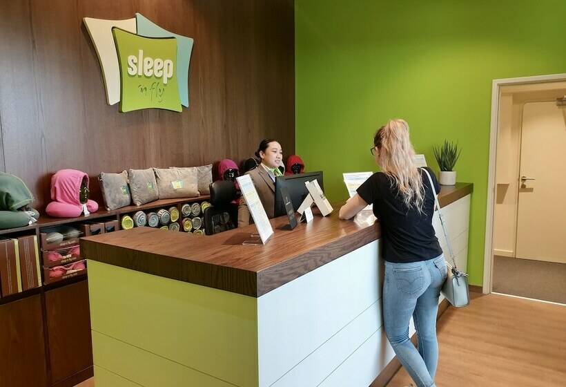 هتل Sleep  N Fly Sleep Lounge, D Gates Terminal 1   Transit Only