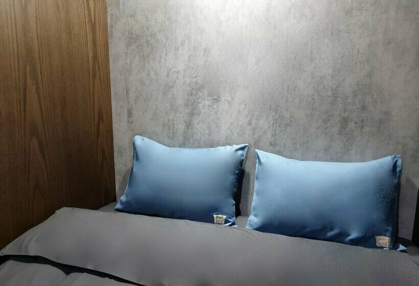 هتل Sleep  N Fly Sleep Lounge, D Gates Terminal 1   Transit Only