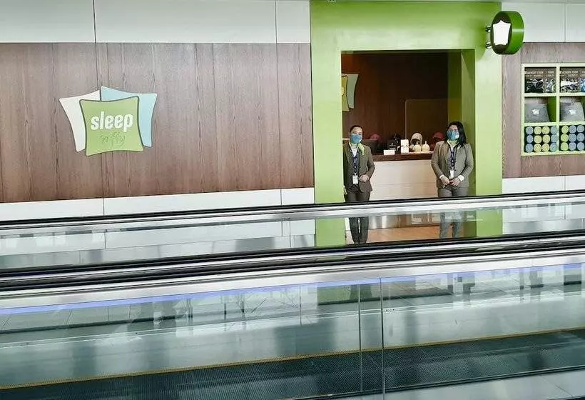 هتل Sleep  N Fly Sleep Lounge, D Gates Terminal 1   Transit Only
