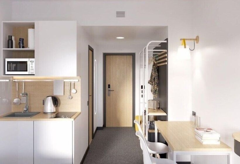 Izzzi By Vladimirskaya