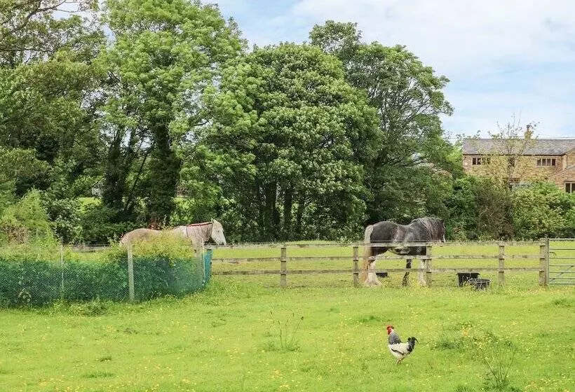 Maltkiln Cottage At Crook Hall Farm