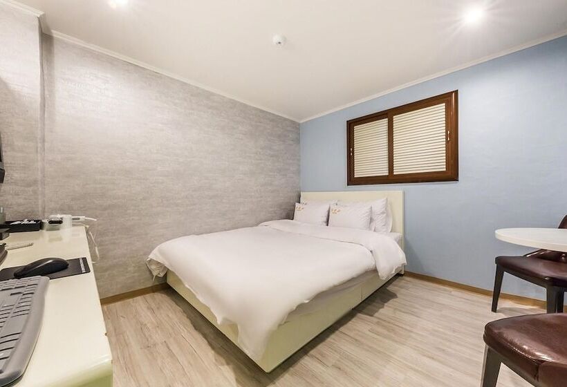 Мотель Shinchon Dorothy