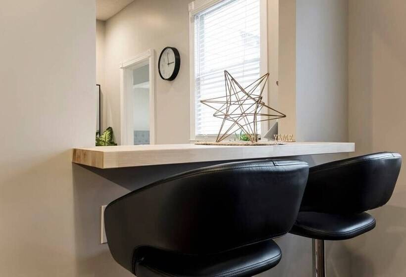 Two Units Entire Stylish Restored House On Frankfort Ave By Cozysuites