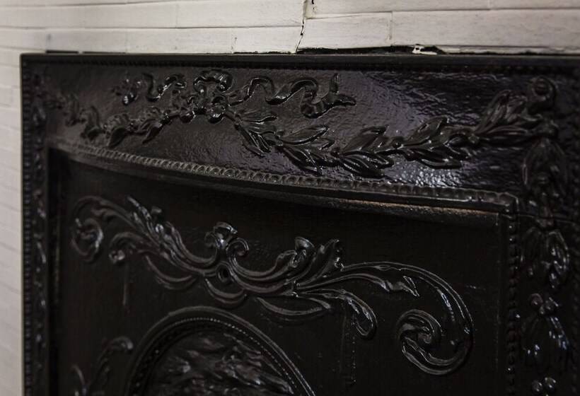 Two Units Entire Stylish Restored House On Frankfort Ave By Cozysuites