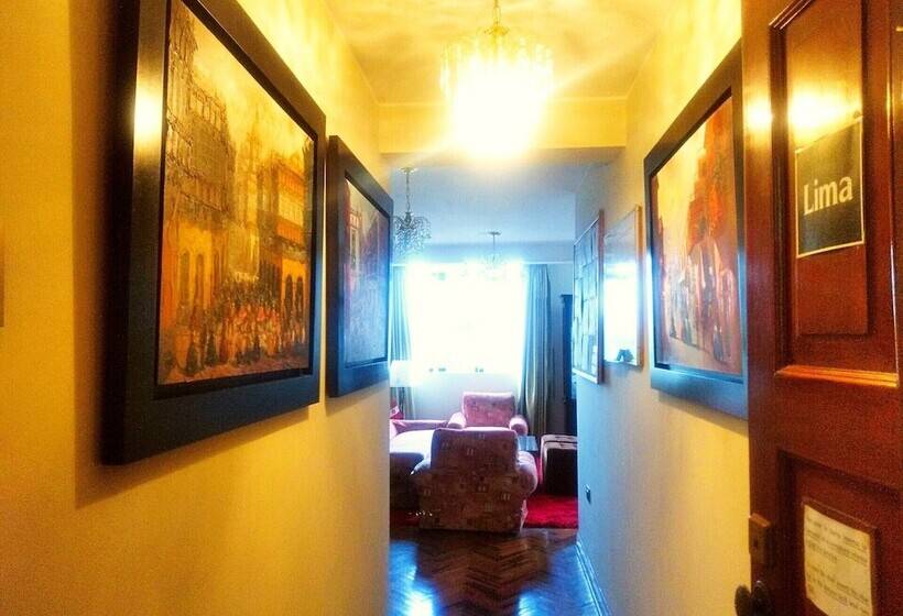 فندق صغير Lima Backpackers