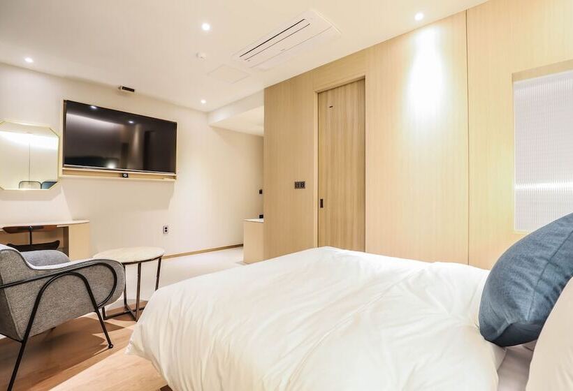 Brown Dot Hotel Gijang Station