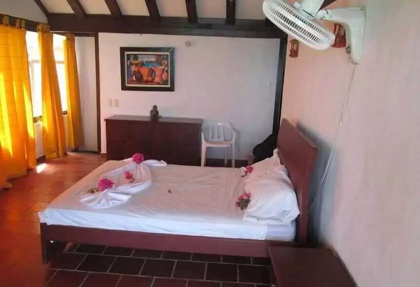 Ecohotel La Cocotera   Hostel