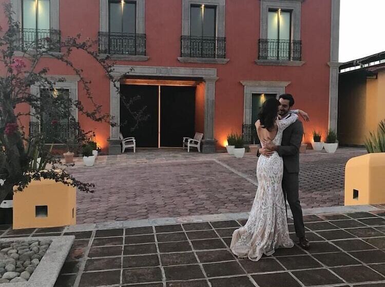 هتل Antiguo Hipico Haras