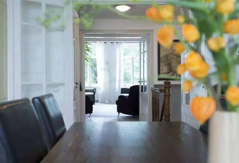 هتل Herengracht Canal Apartment