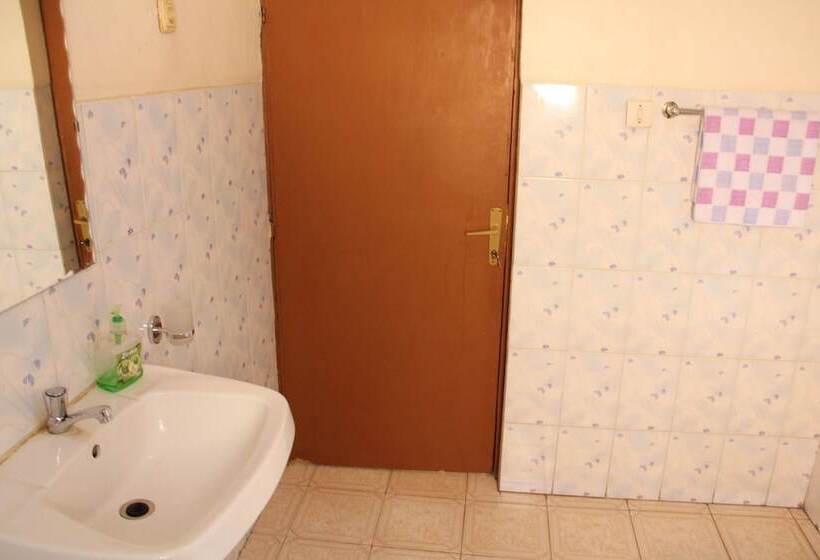 هتل Joy Guesthouse