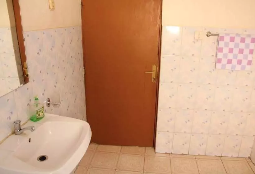 هتل Joy Guesthouse