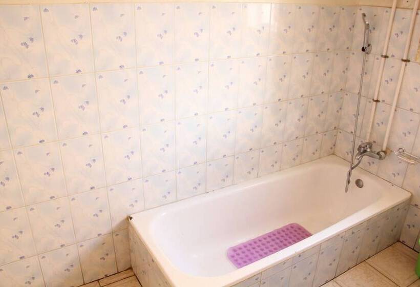 هتل Joy Guesthouse