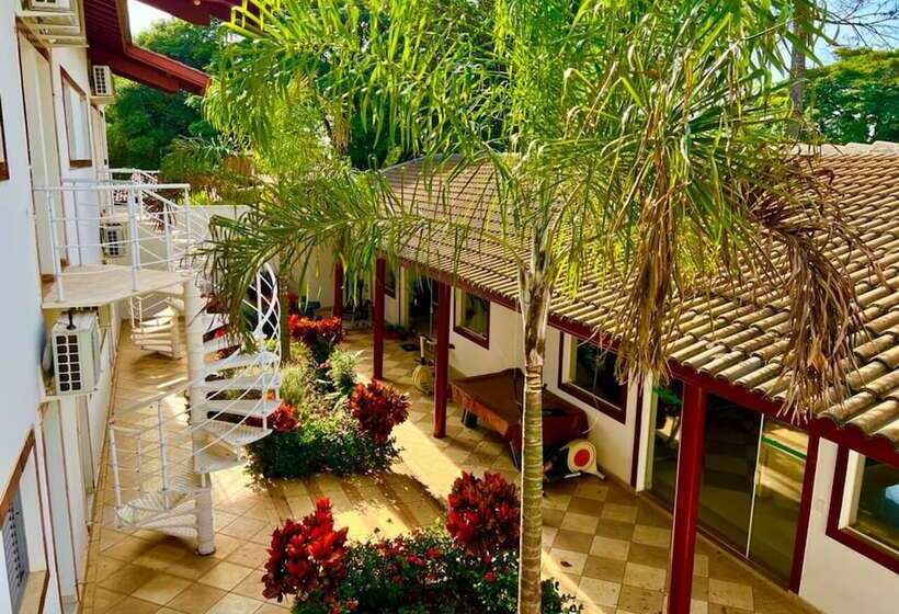 هتل The Helvetia Polo Villa