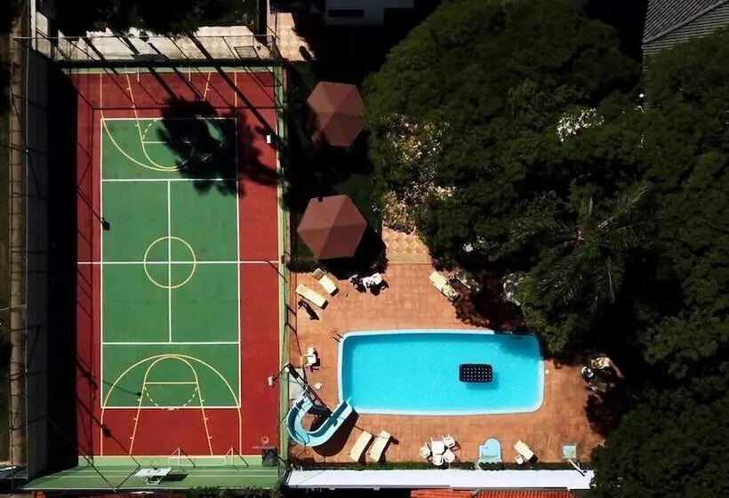 هتل The Helvetia Polo Villa