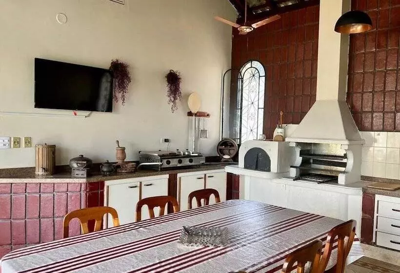 هتل The Helvetia Polo Villa