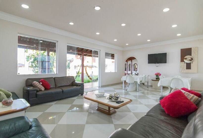 هتل The Helvetia Polo Villa