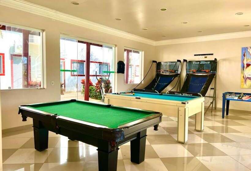 هتل The Helvetia Polo Villa