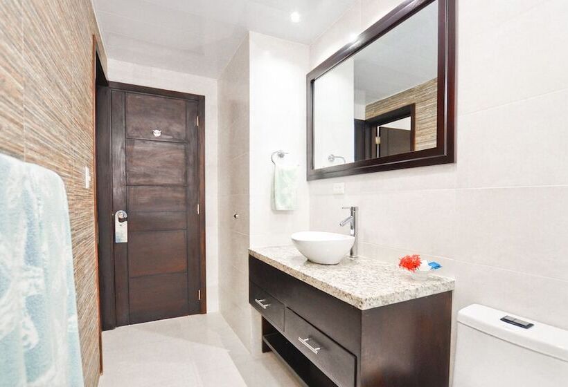 هتل The Sanctuary At Los Corales