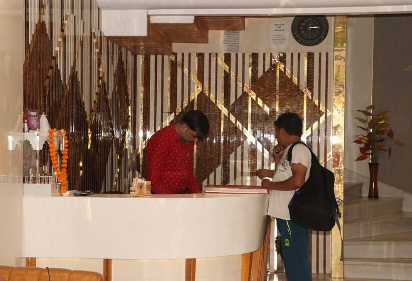 هتل Worth Paharganj