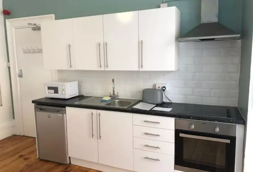 Majatalo Westbourne Place Townhouse   By Clifton Short Lets