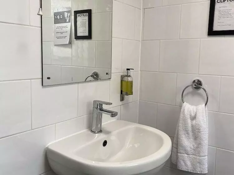 Majatalo Westbourne Place Townhouse   By Clifton Short Lets