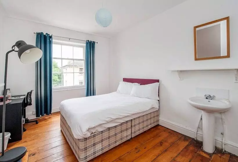 Majatalo Westbourne Place Townhouse   By Clifton Short Lets