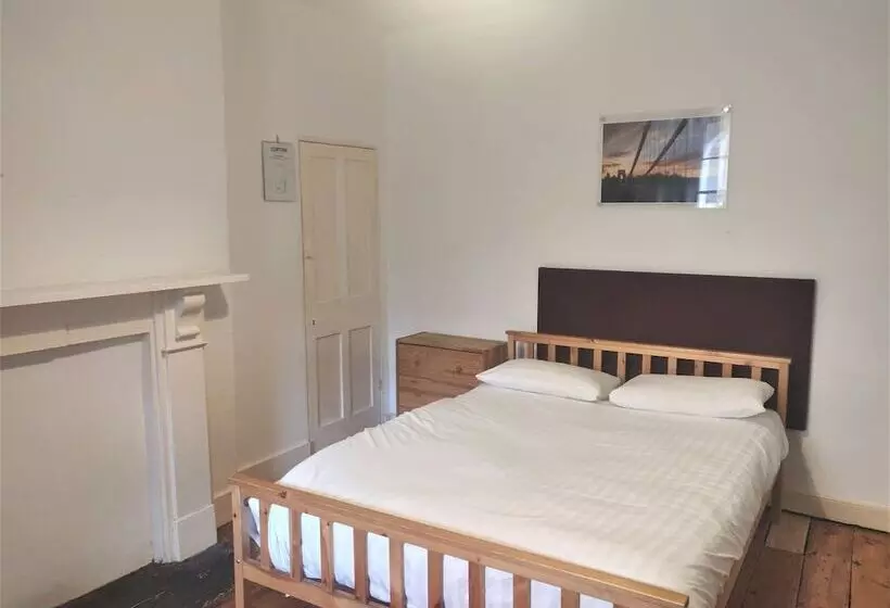 Majatalo Westbourne Place Townhouse   By Clifton Short Lets