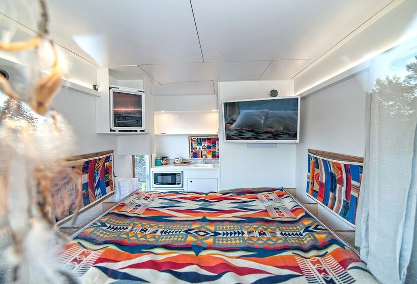 Seattle Glamping Zen Den