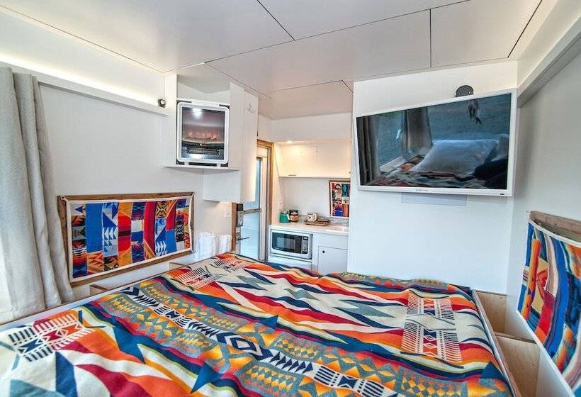 Seattle Glamping Zen Den