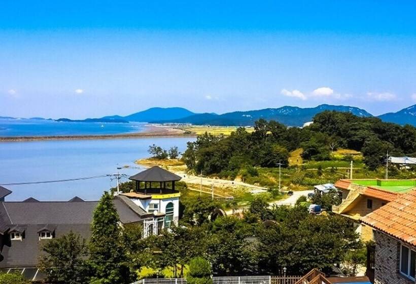 Seokmodo Neulhaerang Pension