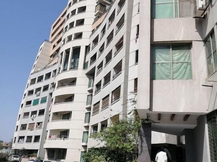 تختخواب و صبحانه Maidi Backpacker