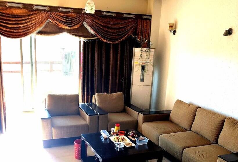 تختخواب و صبحانه Maidi Backpacker