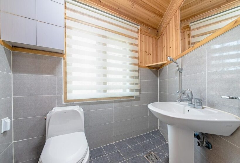 Ganghwa Izba Pension