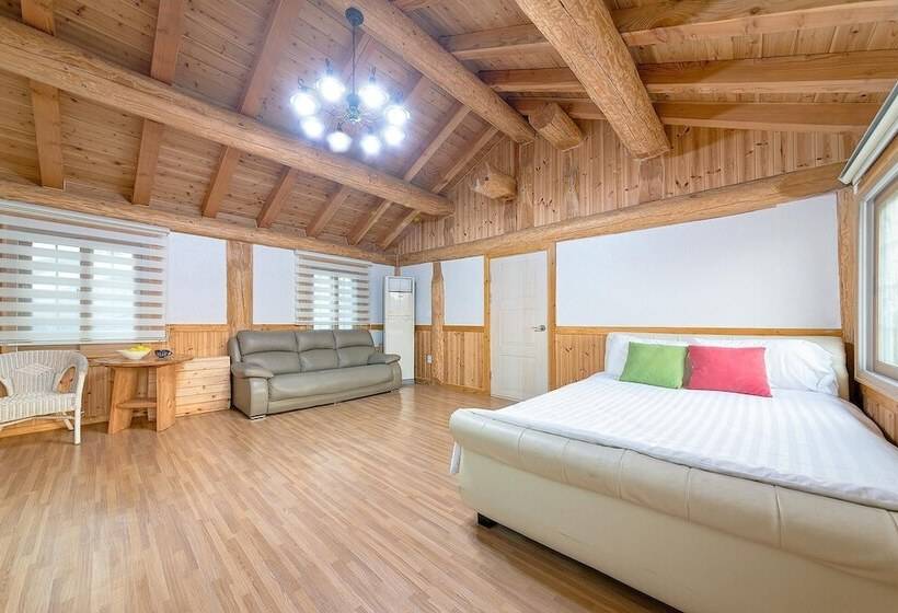 Ganghwa Izba Pension