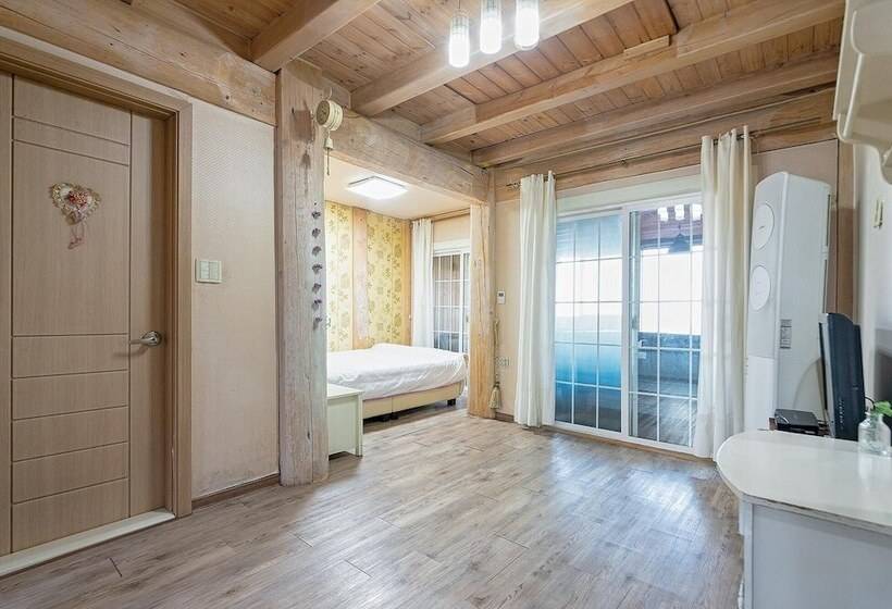 Ganghwa Izba Pension