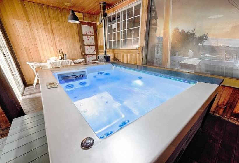 Ganghwa Izba Pension