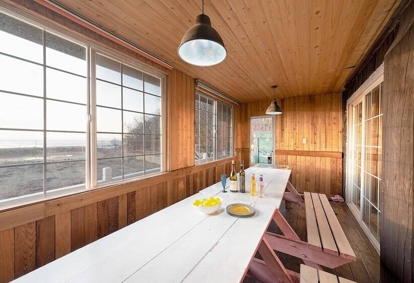 Ganghwa Izba Pension