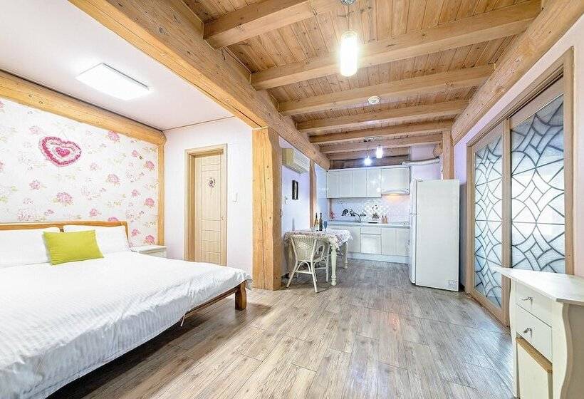 Ganghwa Izba Pension