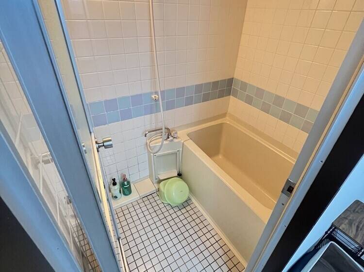 Gojo Sefiapartment 101