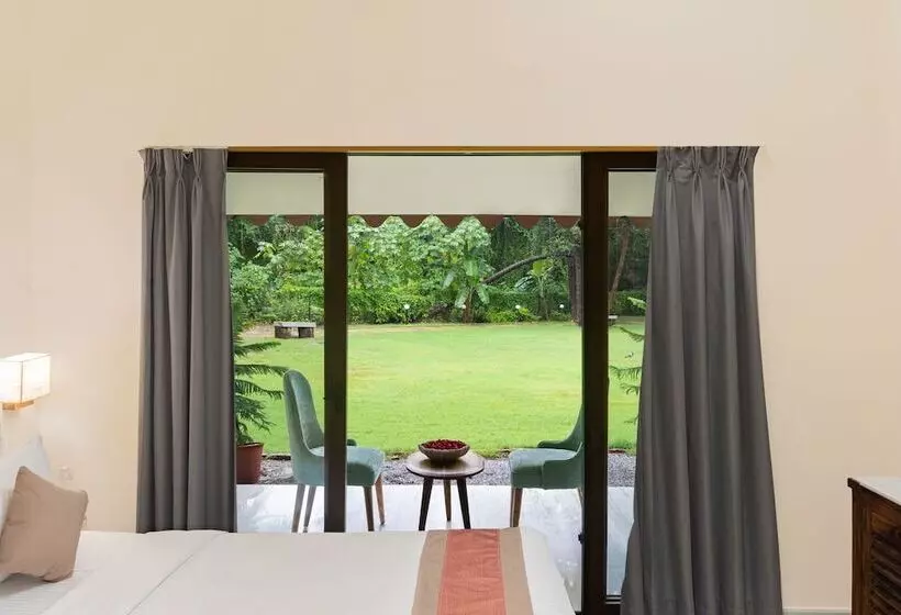 ホテル Aranya Vilas   A Nature Resort