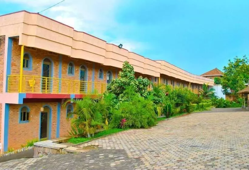 هتل Auberge Saint Jean Leopold Kanombe