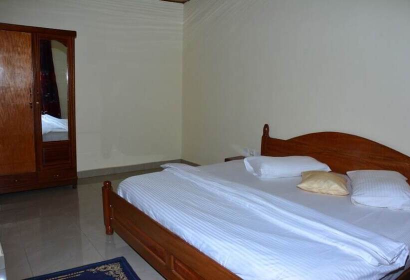 هتل Auberge Saint Jean Leopold Kanombe
