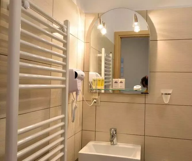 ホテル Edem Suites