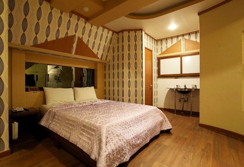 Motel Daejeon Munchang Concert