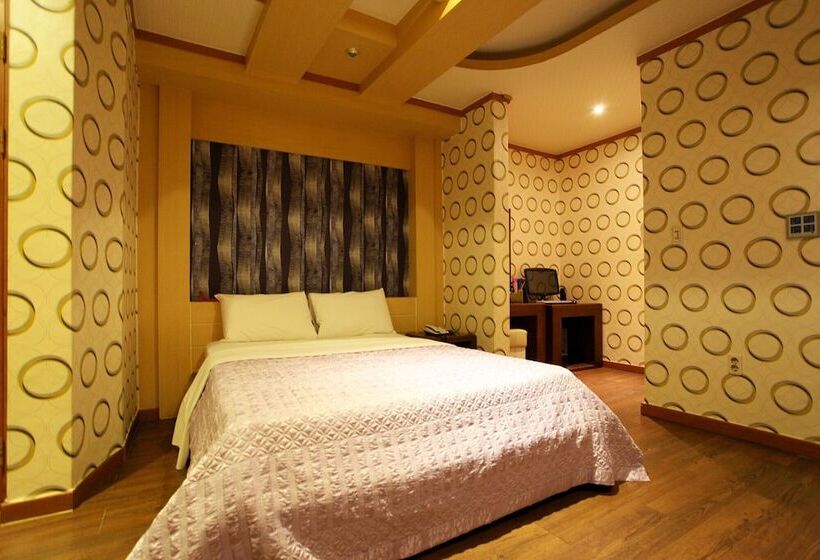 Motel Daejeon Munchang Concert