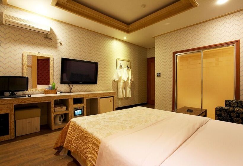 Motel Daejeon Munchang Concert