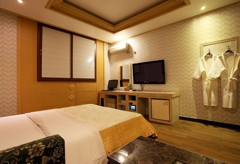 Motel Daejeon Munchang Concert