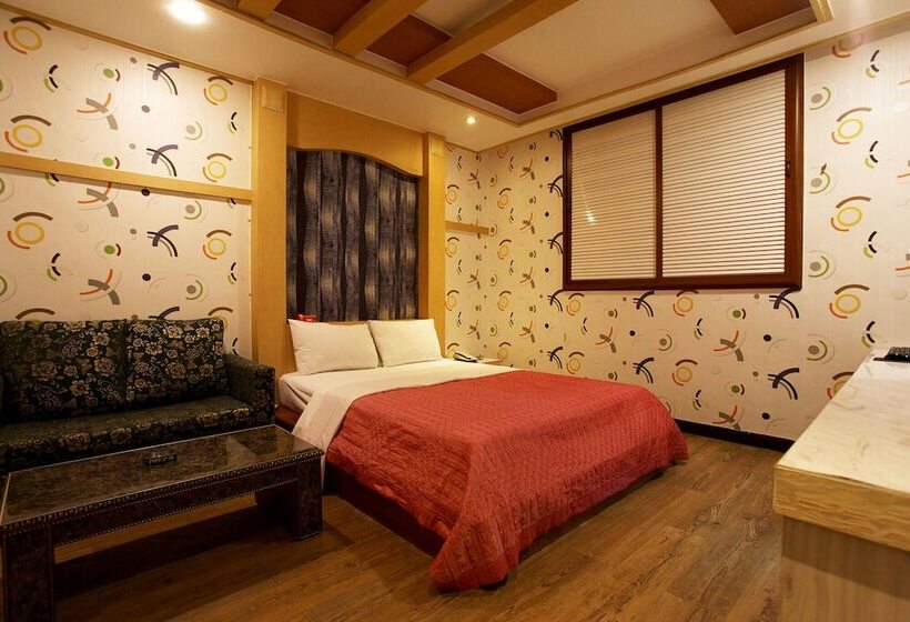 Motel Daejeon Munchang Concert